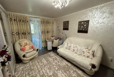 - Apartament 3 camere Calarasilor Viziru, La Cheie, etaj 2 - 2