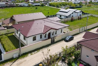 Casă individuală cu 4 camere în Tărlungeni