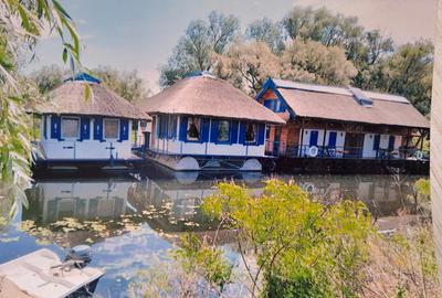 De vanzare Pensiunea Casa Delta,8 camere, situata pe Dunarea Veche, langa Lebada - 1