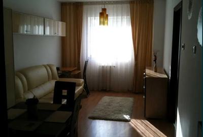 Apartament cu 2 camere semidecomandat, mobilat în Tătărași