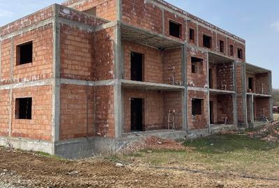 PROPRIETAR, persoana juridica, BLOC 7 ap + ! SAD la parter, langa PADURE si LAC - 2