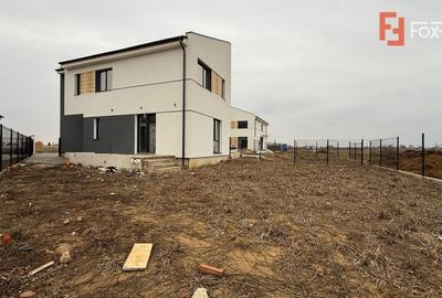 Duplex cu 5 camere în Moșnița Nouă