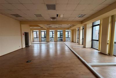 Birou, 1200 mp în Dâmbul Rotund