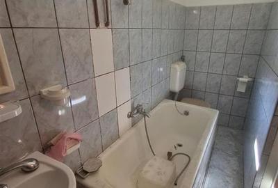 Apartament la casa 2 camere pivnita parcare zona Terezian - 4