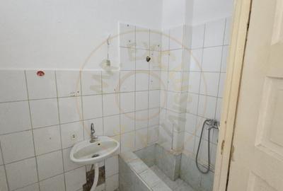 De Vanzare Casa 2 camere P-ȚA Mica - 5