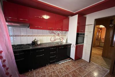 Apartament cu 3 camere decomandat în Dâmbovița
