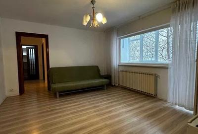 Apartament cu 3 camere decomandat, mobilat în Tineretului