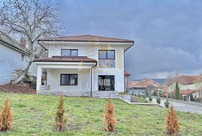 Casă individuală cu 4 camere în Chinteni