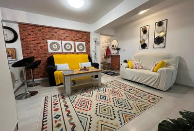 Apartament cu 3 camere semidecomandat, mobilat în Valea Adâncă