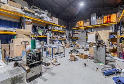 Hala + birouri, 3300 mp teren, toate utilitatile - 1