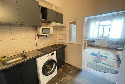 Garsoniera-Piata Nicolina-etaj 1 - 2