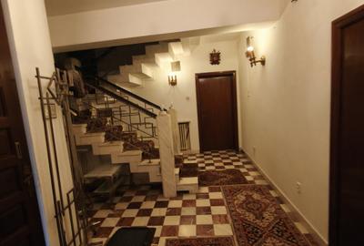 De închiriat: casă spațioasă cu terasă și garaj – Domenii - 3
