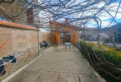 Casă săsească renovată integral, 2200 mp teren, ideală pentru două familii - 3