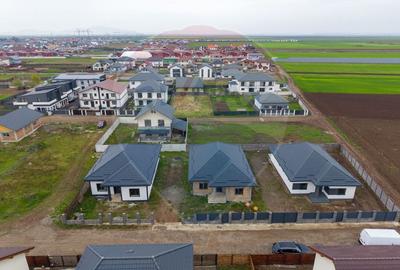 Casă -construcție noua-| 4 camere- Izvor - 500 mp teren - 4