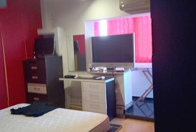 Apartament cu 4 camere decomandat în Brâncoveanu