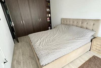 Apartament cu 2 camere semidecomandat, mobilat în Bună Ziua