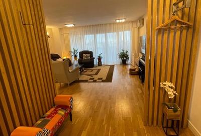 Apartament cu 4 camere decomandat, mobilat în Băneasa