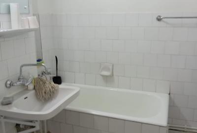 Apartament 3 camere decomandat, Bulevardul Decebal - 12