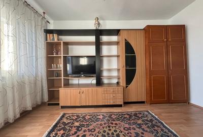 Închiriez garsonieră decomandat | Craiovița Nouă | Blocuri 201 | Etaj 3 - 10