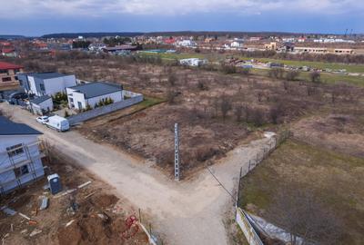 Teren intravilan de 400 mp, în Săftica