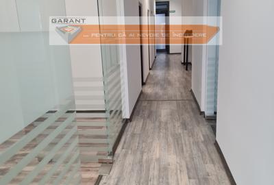 Inchiriez spatiu comercial ,  central, etaj 1, multifunctional , 220 mp, parcare - 3