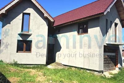 Casă individuală cu 4 camere în Biharia