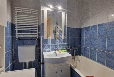 Apartament de vanzare cu 3 camere, centrala proprie, zona Dacia - 5