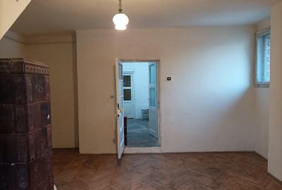 Apartament 3 camere liber la vanzare zona Central - 11