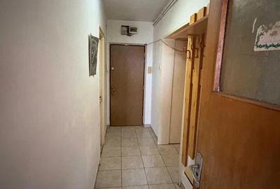 Apartament cu 2 camere decomandat în Titan