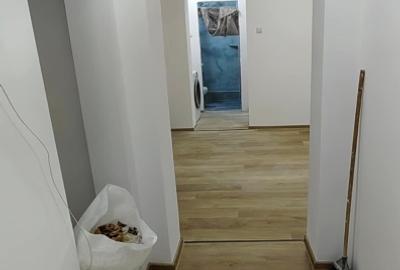 Apartament cu 3 camere , 60mp , Balcon , Centrala proprie . - 1