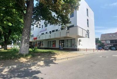 Cladire birouri   Spatiu Comercial in  Onesti de vanzare - 1