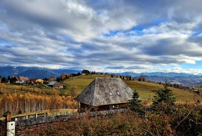Teren de poveste, intru-un sat de poveste Pestera/Moeciu/Brasov - 11