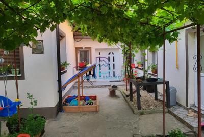Soseaua Chitilei, zona Crusovat, casa 4 camere, doua bai, teren 259mp - 1