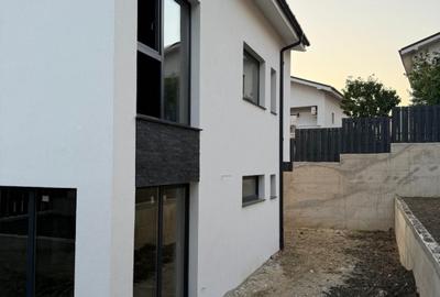 Duplex modern în Dezmir, zonă liniștită, stația de bus și magazin în zona - 6