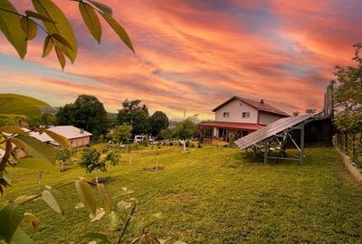 Casă de vânzare în Crevedia Mare – liniște, spațiu și independență energetică - 1