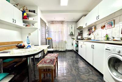 Apartament cu 2 camere decomandat în Între Lacuri