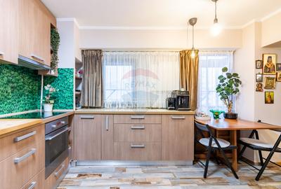 Apartament de vanzare, 3 camere la Piata Unirii, 2x parcare, metrou - 8