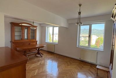 Apartament cu garaj ultracentral zona Mc Donald s Unirii , 4 camere - 1