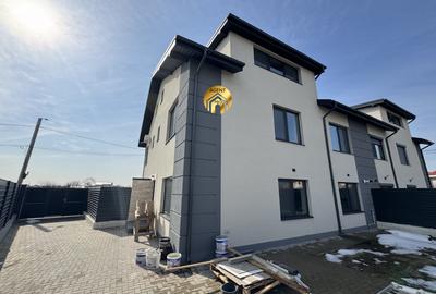 Casă cu 5 camere în Otopeni