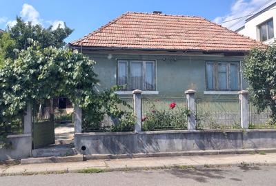Vând casă cu teren mare în cartierul Dâmbul Rotund - 2