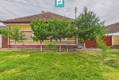 Casă din cărămidă cu teren 511mp- Semlac, jud.Arad - 1