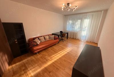 Apartament cu 4 camere decomandat în Băneasa