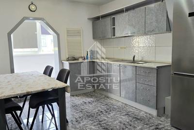 Apartament de vanzare cu 3 camere, decomandat,centrala proprie,Lipovei - 14
