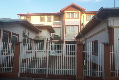 Birou, 300 mp în Central