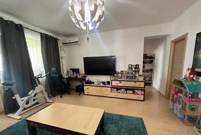 Apartament cu 3 camere decomandat, mobilat în Tomis Plus