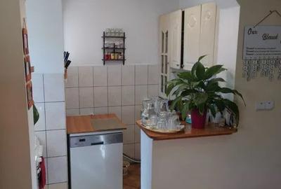 De vanzare casa curte comuna la etaj 5 camera sup.128mp + 1 familie zona Piata A - 3