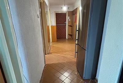 Apartament de vanzare 3 camere Decebal - 6