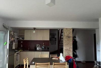 Apartament 3 camere,90 mp,2 balcoane,curte comună,zona Câmpului - 1