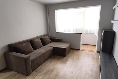 Apartament cu 2 camere semidecomandat, mobilat în Podu Roș