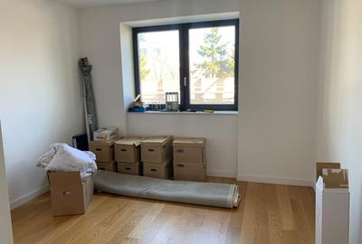 Birou, de 57.9 mp, în Aviației